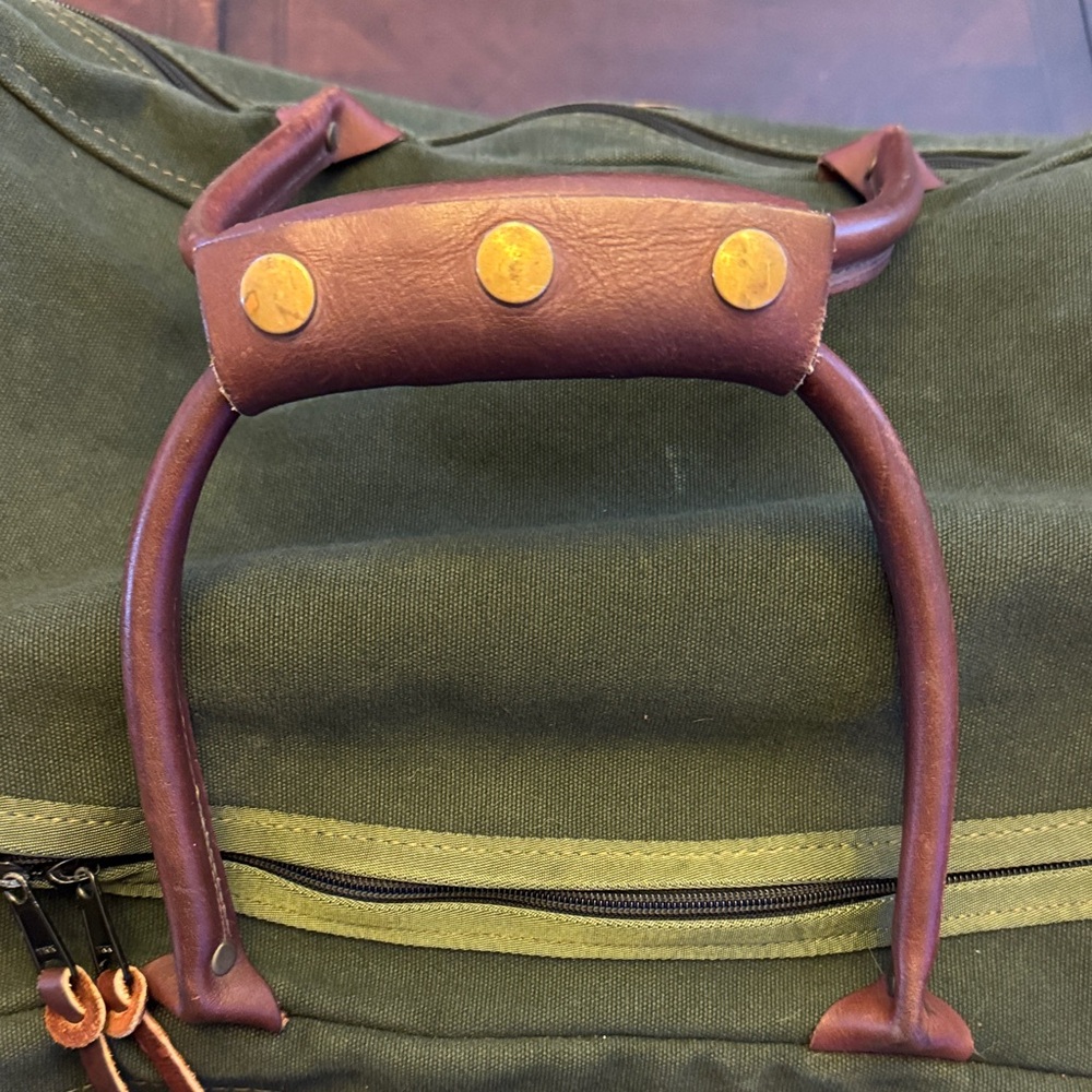 Vintage ORVIS BATTENKILL 25" Green Canvas Leather Duffle Bag - EUC - Picture 3 of 14